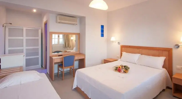 vassilias beach hotel, Забронировать Отель Отели Sporades с бассейном, Бассейн