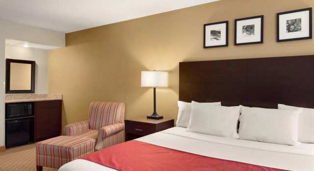 Country Inn & Suites Coon Rapids, Varaa Hotelli Coon Rapids 