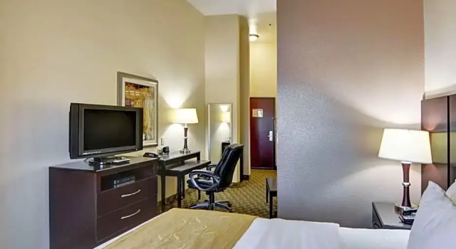 Двухместный люкс Standard Comfort Suites Benbrook - Fort Worth Southwest