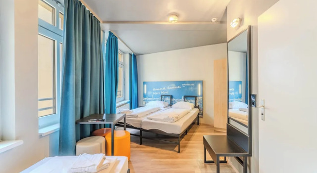 Трёхместный номер Standard a&o Hamburg Hauptbahnhof