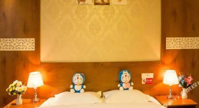 Lijiang hongyanyuan Hotel, Забронировать Отель Лицзян Юньнань, рядом с Улица Сквер-стрит Древнего города Даянь