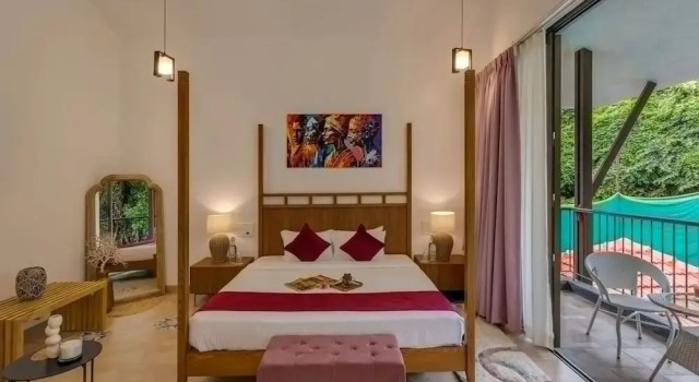Casa Maxima - 4BR w Private Pool 1km to the Beach, Prenota Villa Nerul 