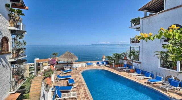 Апартаменты с 2 комнатами с балконом Mid-Century Modern Condo w/ Patio & Ocean Views