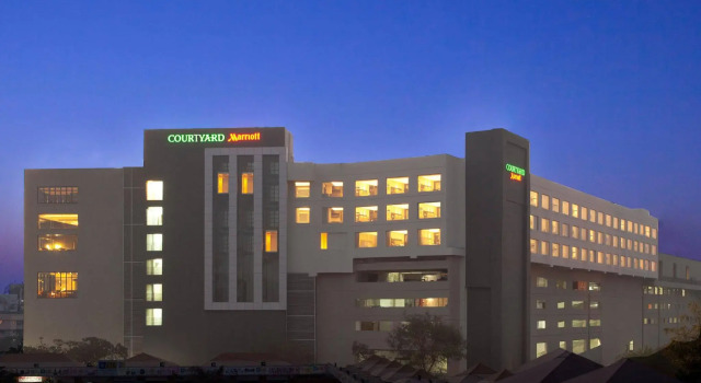 Courtyard by Marriott Bhopal, Забронировать Отель Бхопал штат Мадхья-Прадеш
