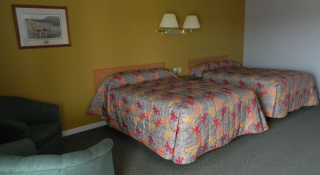 Четырёхместный номер Classic Hilltop Motel & Restaurant