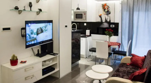 Lady Tania Apartment, Prenota Appartamento Hotel a Croatian Islands con parcheggio, Parcheggio