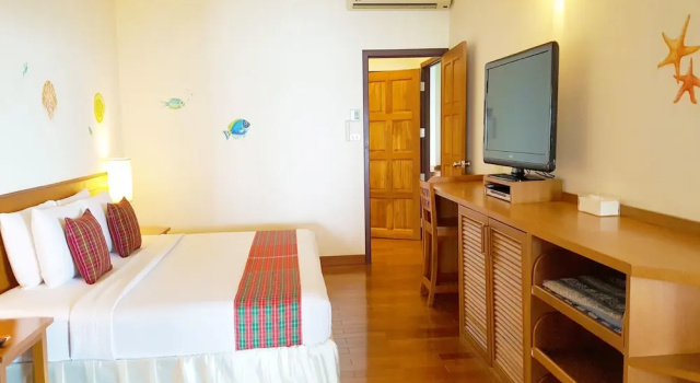Люкс с 2 комнатами с видом на океан Birds and Bees Resort