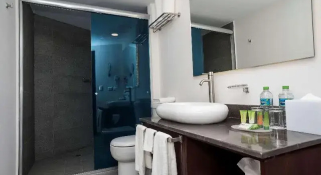 Четырёхместный номер Standard с балконом Garner Hotel Mazatlan Beach by IHG