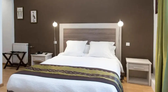 Двухместный номер Standard Logis Grand Hotel Pelisson