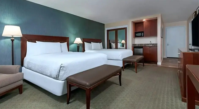 Четырёхместный номер Standard с видом на океан Pacific Point Resort