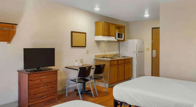 Четырёхместная студия Standard Extended Stay America Select Suites - Kansas City - South - I-49