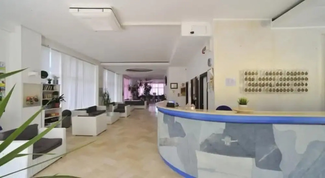 Hotel Continental, Забронировать Отель Отели Побережья Марок 3 звезды, 3*