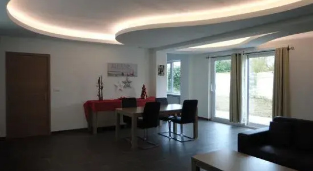 Holiday Home De Brikke, Забронировать Отель Отели Leiestreek с парковкой, Парковка