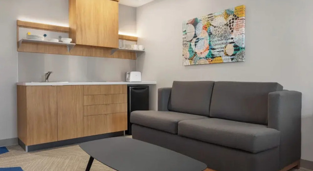 Двухместный люкс Microtel Inn & Suites by Wyndham Lachute