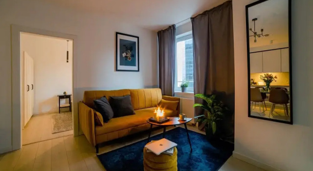 oompH Warsaw Downtown Atmospheric Apt, Забронировать Отель Отели Варшавы 3 звезды, рядом с Конференц-центр Рондо Один, 3*