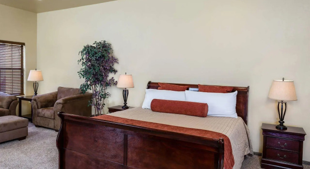 Courtyard Villas, Buchen Sie Hotel Hotels in New Mexico mit Parkplatz, Parkplätze