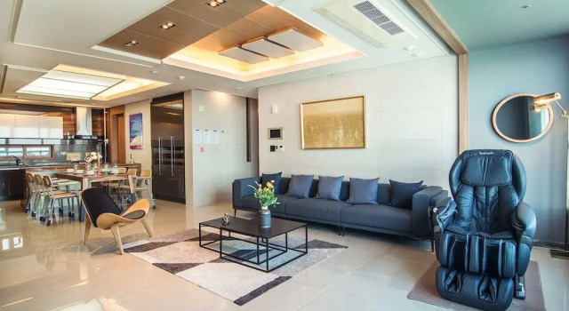 Aratrium Hotel