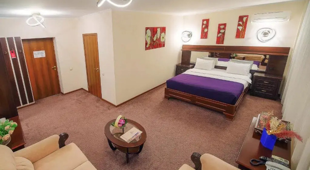 Люкс Classic Kapu$ta Hotel