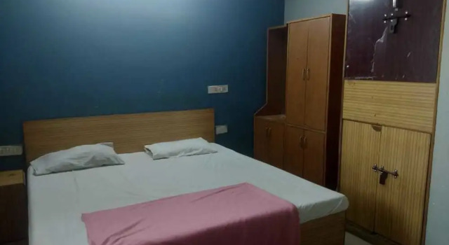 Номер Deluxe iROOMZ Pranathi Comforts