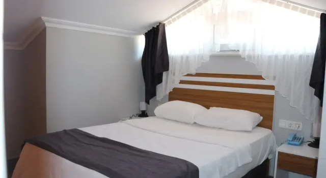 Ekonomiczny pokój Lopera Beach Hotel