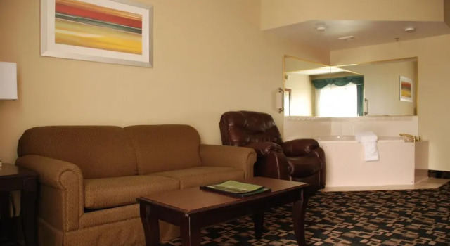 Люкс Deluxe The Plaza Hotel & Suites Winona