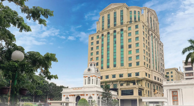 Grand City Hall Hotel & Serviced Residences, Buchen Sie Hotel Medan Sumatra, in der Nähe von Cambridge City Square