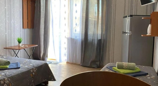 Habitación triple Estándar con balcón Korabl