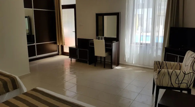 Трёхместный номер Standard с балконом и с видом на бассейн Troas Beach Hotel