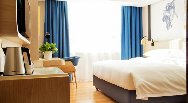 Kyriad Hotel (Guangzhou North Railway Station Metro Station)