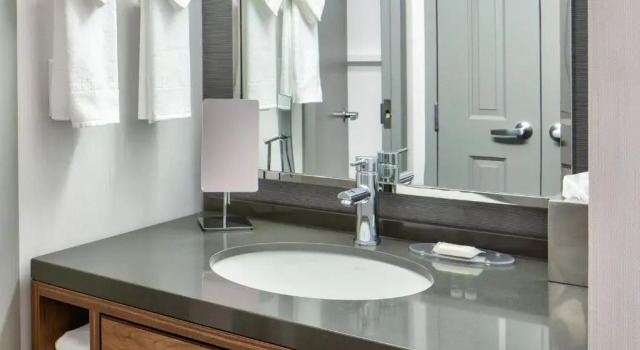 Номер Standard Courtyard by Marriott Chicago Downtown/River North