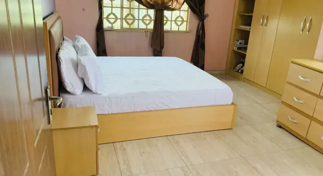 Коттедж с балконом A Charming 4-bed House in Ibese, Ikorodu