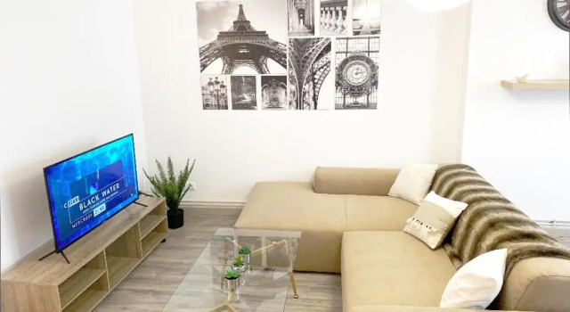Апартаменты APPARTEMENT CHALEUREUX Wifi et parking gratuit