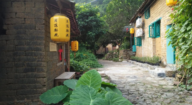 Yangshuo moonlight hostel, Забронировать Хостел Отели Гуйлинь с парковкой, Парковка