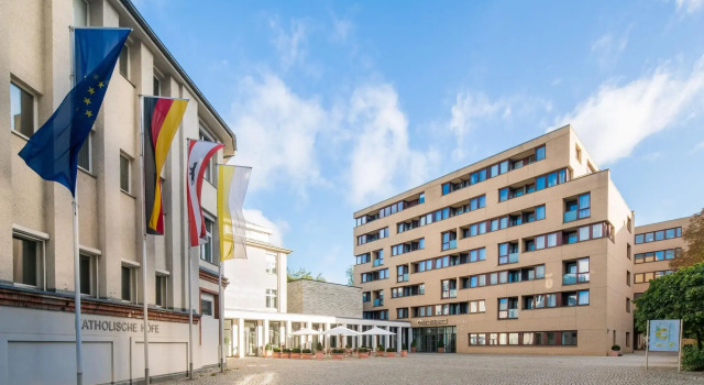 Hotel Aquino Tagungszentrum, Varaa Hotelli Mitte Berliini, lähellä Admiralspalast