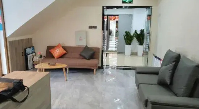 Gaoxian Bairui Hotel, Prenota Hotel Hotel a Sichuan con parcheggio, Parcheggio