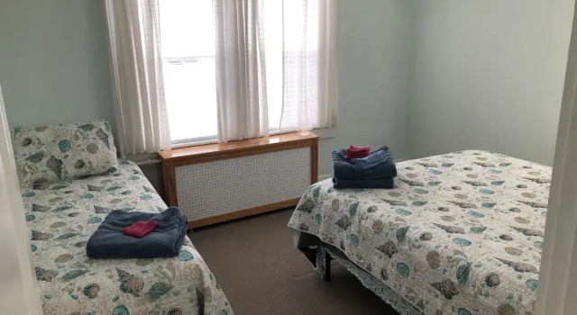 Bay View Bungalow By The Pier 4 Bedroom Home by RedAwning, Book Feriehus Sommerhuse i Virginia, Hytte