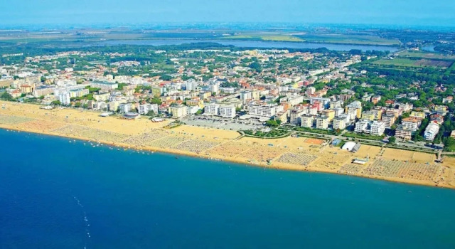 Апартаменты Beachfront Cozy Flat 1-bedroom With Balcony