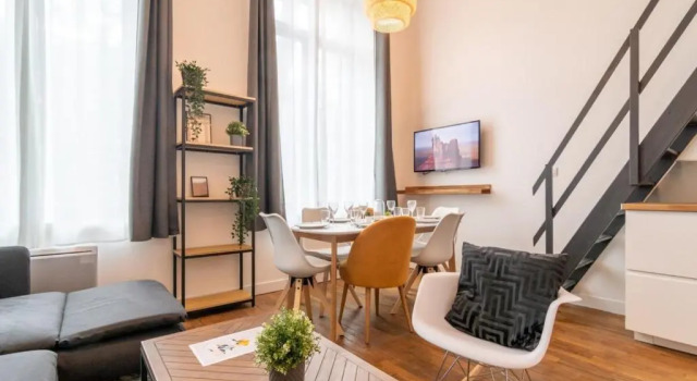 Lille Centre - Beautiful bright apartment 6pax 3BR, Varaa Huoneisto Lille Centre 