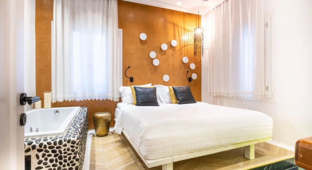 Двухместный люкс Premium KYMA & HELIOS Deluxe Suites with Hot Tub at AmazeU Suites Naxos
