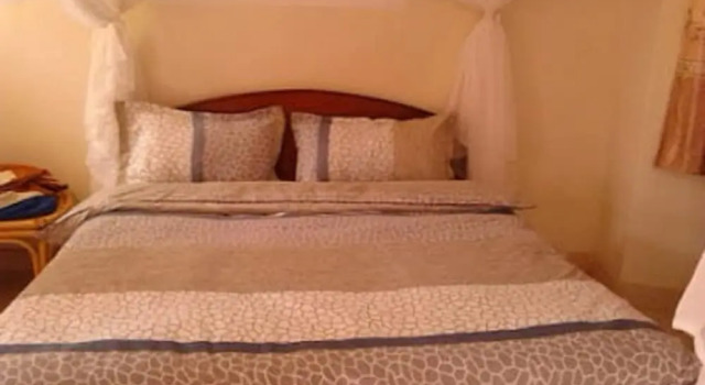 Jambo Village Hotel, Book Hotel Billige hoteller i Central