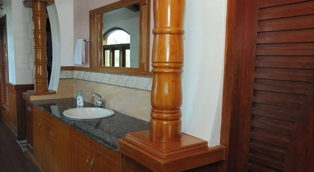 Коттедж Deluxe Coco HouseBoat