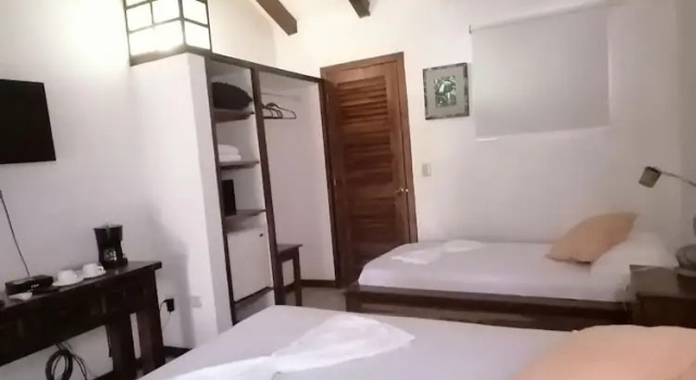 Трёхместный номер Standard с балконом и с красивым видом из окна Hotel Nature Lodge Finca los Caballos