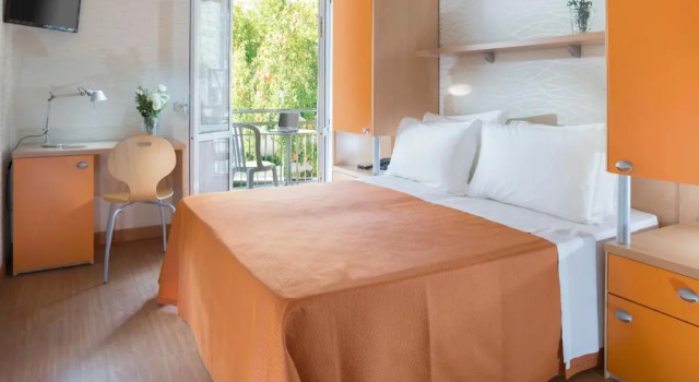 Двухместный номер Comfort с балконом Hotel Sampaoli