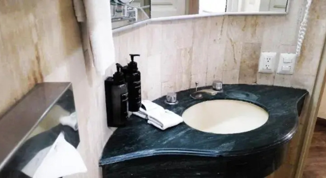 Двухместный номер Standard с балконом Hotel Century Reforma