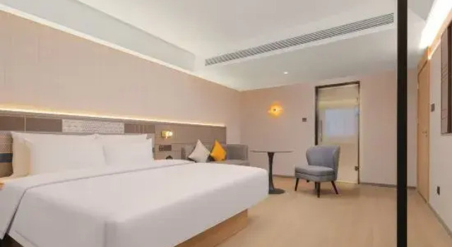Люкс Guangzhou Baiyunshan Homeinn Plus Hotel