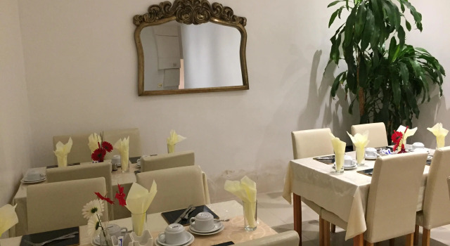 OYO Firs Lodge London Heathrow, Book Hotel Heathrow Greater London