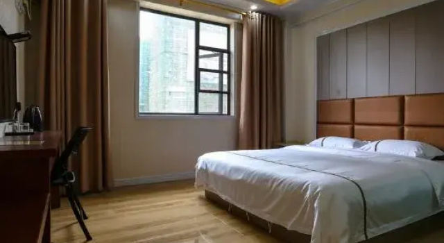 Fangchenggang Golden Harbor Holiday Hotel, Buchen Sie Hotel Fangchenggang Guangxi
