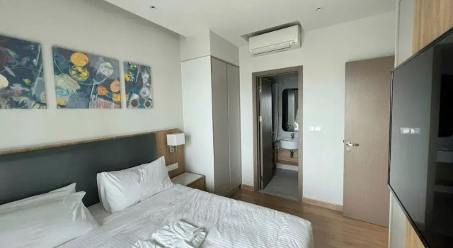 Quiet Luxury Suite with Balcony - City View - Zenity District 1, Забронировать Апарт-отель Апарт-отели Хошимина, рядом с Nowzone Fashion Mall, Апарт-отель