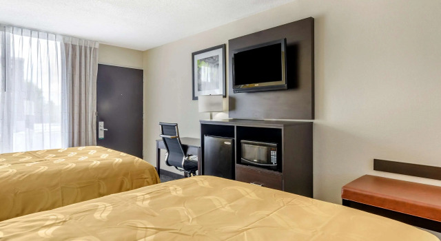 Четырёхместный номер Standard Quality Inn Verona - Staunton North