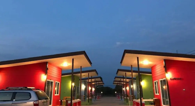 Piarnsri Resort, Забронировать Курортный отель Отели Районг с парковкой, Парковка